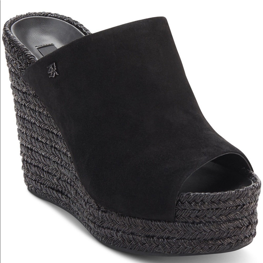 NWOT DKNY Eari Wedge Sandals Black